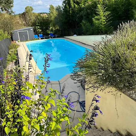 Aux Vignes D'arnaud بيت ضيافة