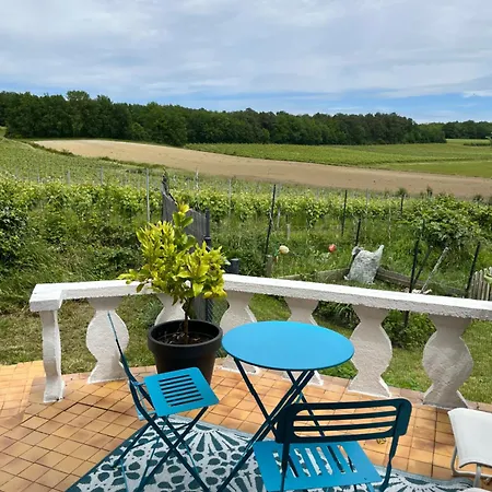 Aux Vignes D'arnaud بيت ضيافة